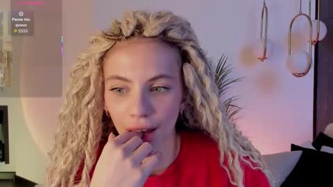 Mia online show from 24, 10, 2025