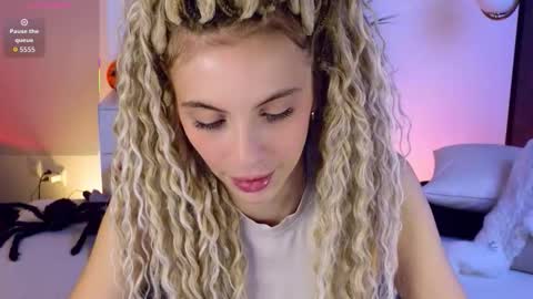 Mia online show from 31, 10, 2025