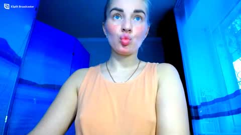 Snapshot of mia_sunnyy chatting on 6, 12, 2024 Mia. online show from 6, 12, 2024