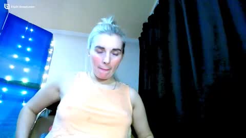 Snapshot of mia_sunnyy chatting on 7, 12, 2024 Mia. online show from 7, 12, 2024