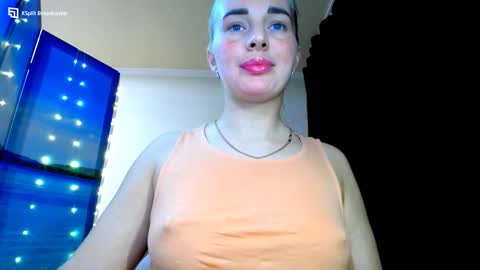 Snapshot of mia_sunnyy chatting on 10, 12, 2024 Mia. online show from 10, 12, 2024