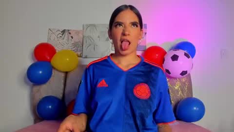 Snapshot of mia_sweetie1 chatting on 7, 7, 2026 mia_sweetie1 online show from 7, 7, 2026