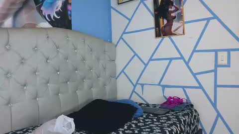 mia_thompson_0 online show from 30, 6, 2026