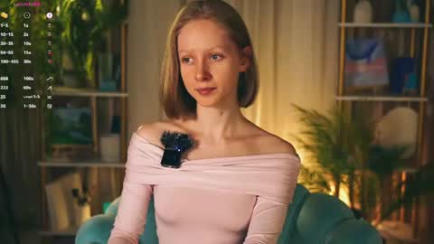 Snapshot of mia_vebes chatting on 8, 7, 2026 Mia online show from 8, 7, 2026