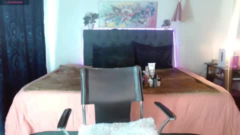 MIA  online show from 5, 11, 2025