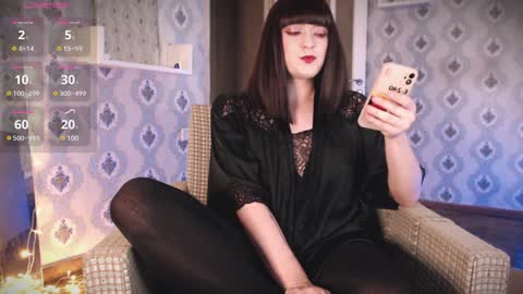 mia_wallase online show from 7, 12, 2024