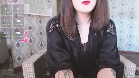 mia_wallase online show from 17, 12, 2024