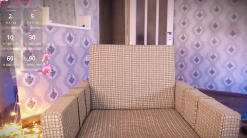 mia_wallase online show from 18, 12, 2024