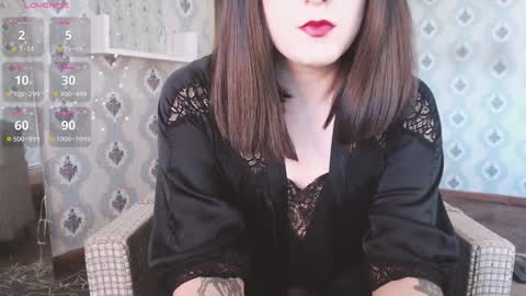 mia_wallase online show from 23, 12, 2024
