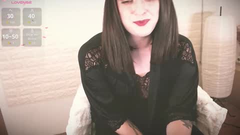 mia_wallase online show from 24, 9, 2025