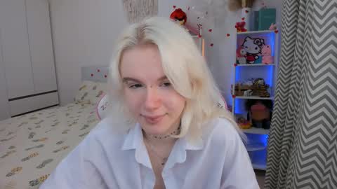 Snapshot of mia_waterlily chatting on 18, 2, 2026 Mia online show from 18, 2, 2026