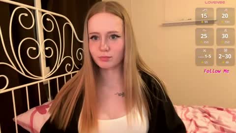 Snapshot of mia_wellis chatting on 3, 5, 2026 mia_wellis online show from 3, 5, 2026