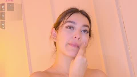 Snapshot of mia_white11 chatting on 6, 5, 2026 Mia White online show from 6, 5, 2026