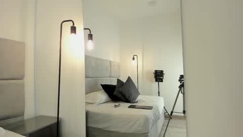 Mia  online show from 26, 2, 2026