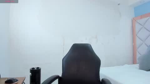 Snapshot of miaa_diamondd1 chatting on 27, 6, 2026 Mia online show from 27, 6, 2026