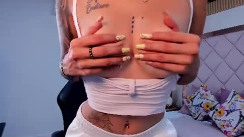 Snapshot of miaa_diamondd1 chatting on 17, 7, 2026 Mia online show from 17, 7, 2026