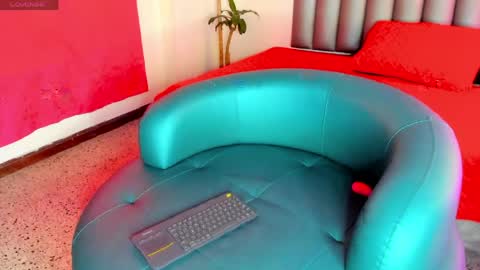 Miaa Foxx online show from 10, 4, 2026