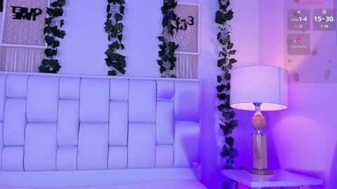 Mia online show from 7, 4, 2026