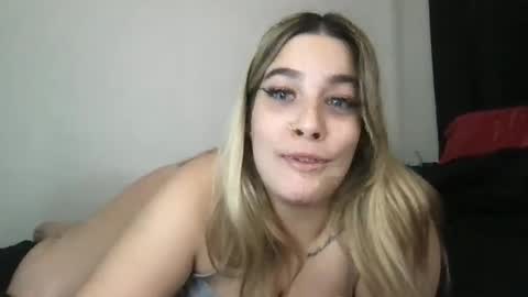 Mia Moji online show from 16, 11, 2025