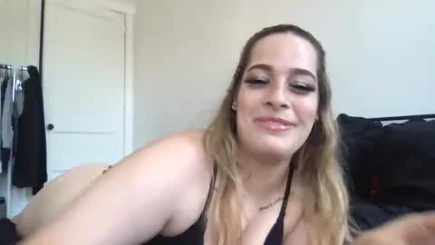 Snapshot of miaaasturbate chatting on 10, 5, 2026 Mia Moji online show from 10, 5, 2026