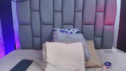 Mia online show from 9, 9, 2025