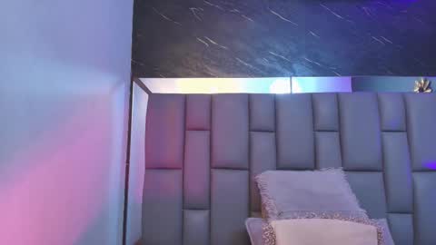 Mia online show from 6, 10, 2025