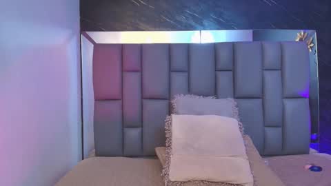 Mia online show from 8, 10, 2025