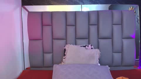 Mia online show from 12, 11, 2025