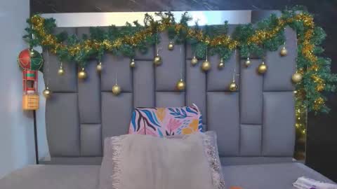 Mia online show from 15, 12, 2025