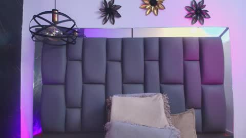 Mia online show from 10, 1, 2026