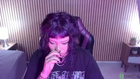 Mia online show from 10, 4, 2026