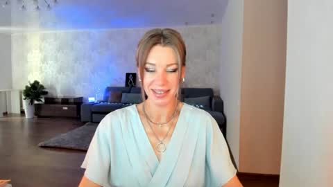 Mia online show from 7, 7, 2026