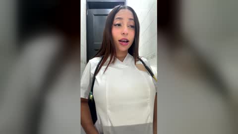 Snapshot of miacamille chatting on 9, 5, 2026 Mia Camille online show from 9, 5, 2026