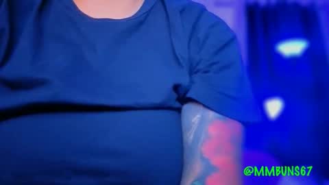 Snapshot of miacanela_xo chatting on 25, 10, 2025 Mia online show from 25, 10, 2025