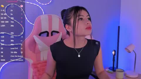 Mia Capone online show from 4, 3, 2026