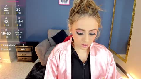 MiaCarper online show from 5, 1, 2025