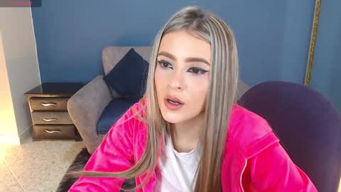 MiaCarper online show from 3, 2, 2025