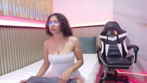 Snapshot of miacarterr_ chatting on 29, 11, 2025 Mia online show from 29, 11, 2025