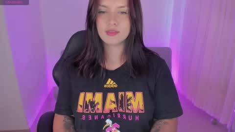 Snapshot of miacavalli_ chatting on 12, 10, 2025 Mia online show from 12, 10, 2025