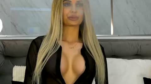 Snapshot of miacharm1 chatting on 19, 6, 2026 Mia online show from 19, 6, 2026