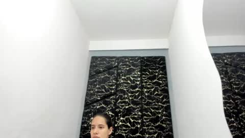 Snapshot of miacours chatting on 5, 7, 2026 MiaCours online show from 5, 7, 2026