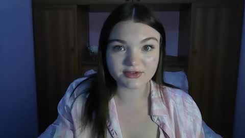 Snapshot of miacreami chatting on 8, 5, 2026 Mia online show from 8, 5, 2026