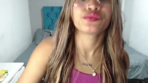 Snapshot of miacumgirl chatting on 16, 3, 2026 miacumgirl online show from 16, 3, 2026