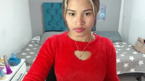 Snapshot of miacumgirl chatting on 8, 4, 2026 miacumgirl online show from 8, 4, 2026