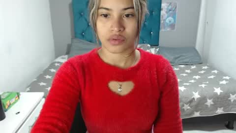 Snapshot of miacumgirl chatting on 15, 4, 2026 miacumgirl online show from 15, 4, 2026