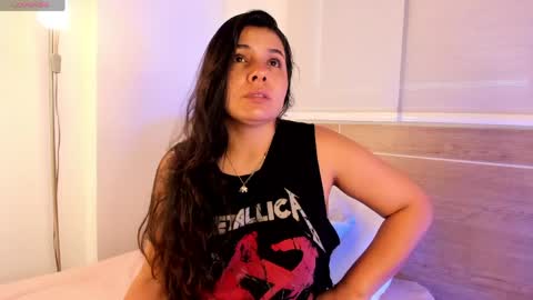Snapshot of miadanielss chatting on 16, 4, 2026 IG Yojanagomez online show from 16, 4, 2026