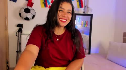Snapshot of miadanielss chatting on 19, 6, 2026 IG Yojanagomez online show from 19, 6, 2026