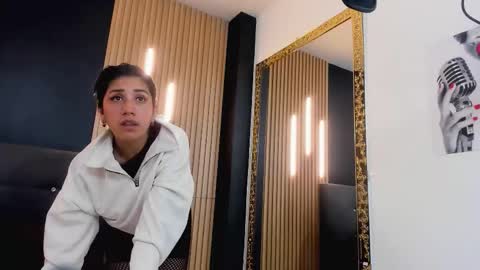 Mia Carter  Schedule 800 - 1430 gtm-5 online show from 5, 2, 2026