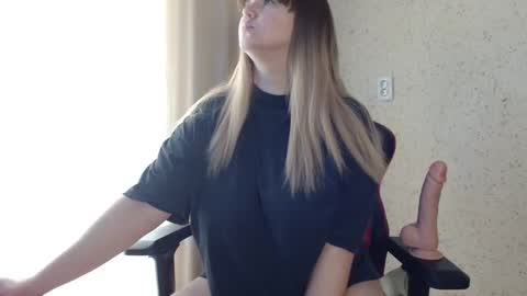 MiaFoxisJa online show from 28, 2, 2026