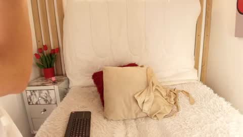Snapshot of miaginger_ chatting on 11, 6, 2026 Mia online show from 11, 6, 2026
